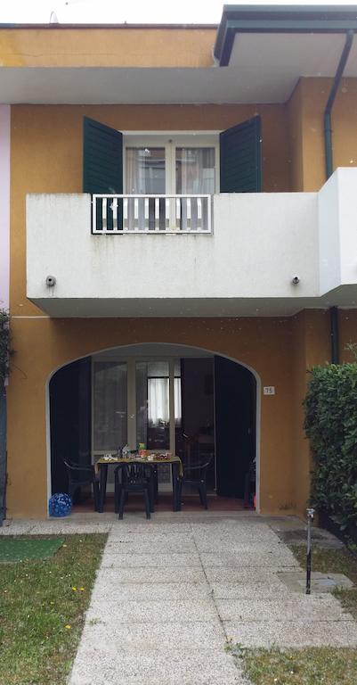 Villa Malaga Caorle Bagian luar foto